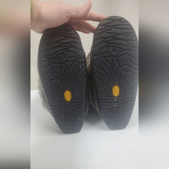 Manitobah Mukluks Snowy Owl - Picture 5 of 13